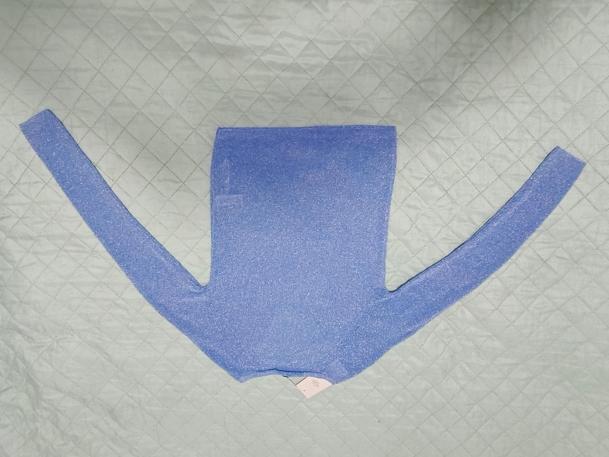 חולצה מנצנצת במידה xs — תמונה 3 מתוך 5